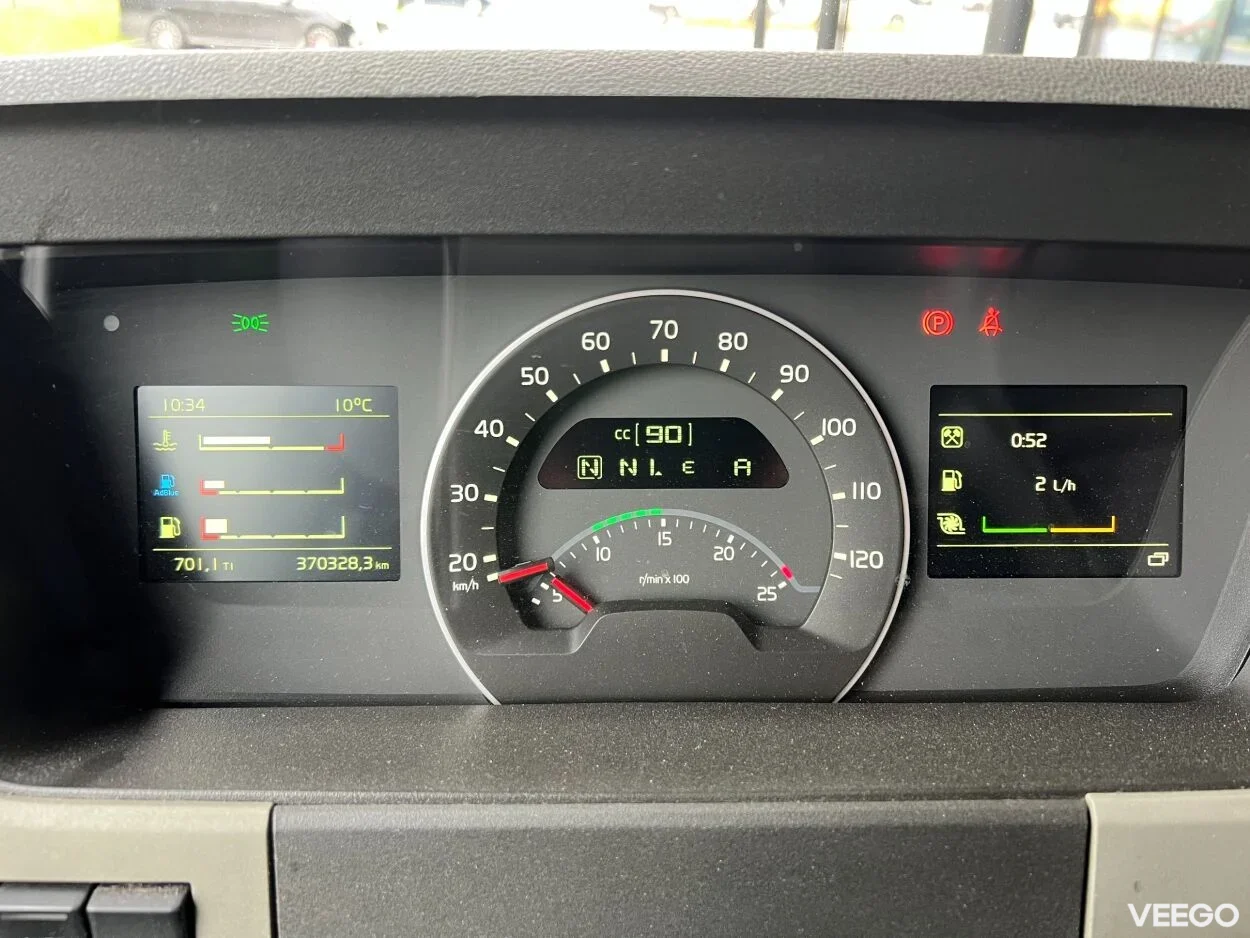 Volvo FM 370 Külmik Carrier avatava küljega 10.8 278kW