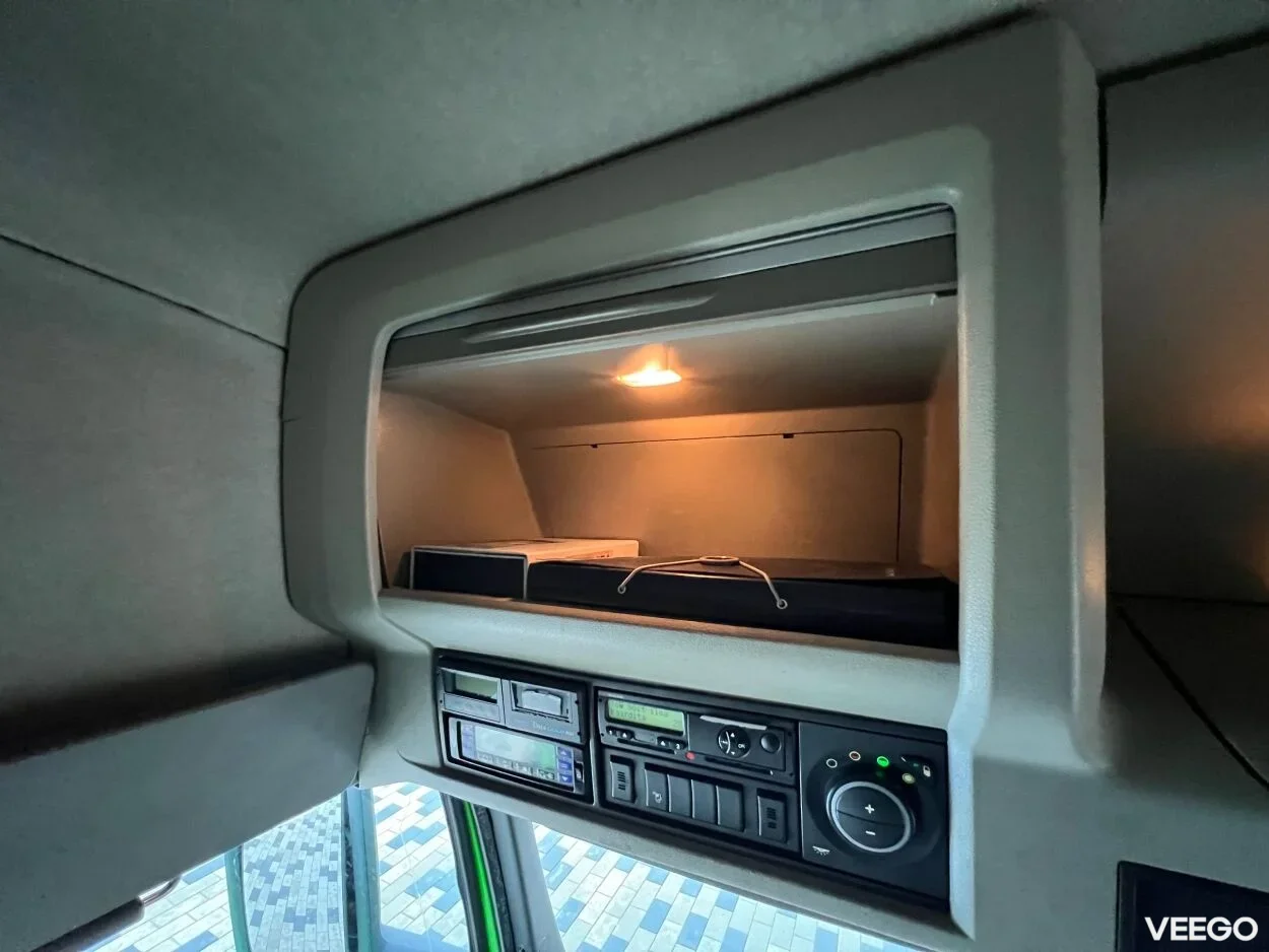 Volvo FM 370 Külmik Carrier avatava küljega 10.8 278kW