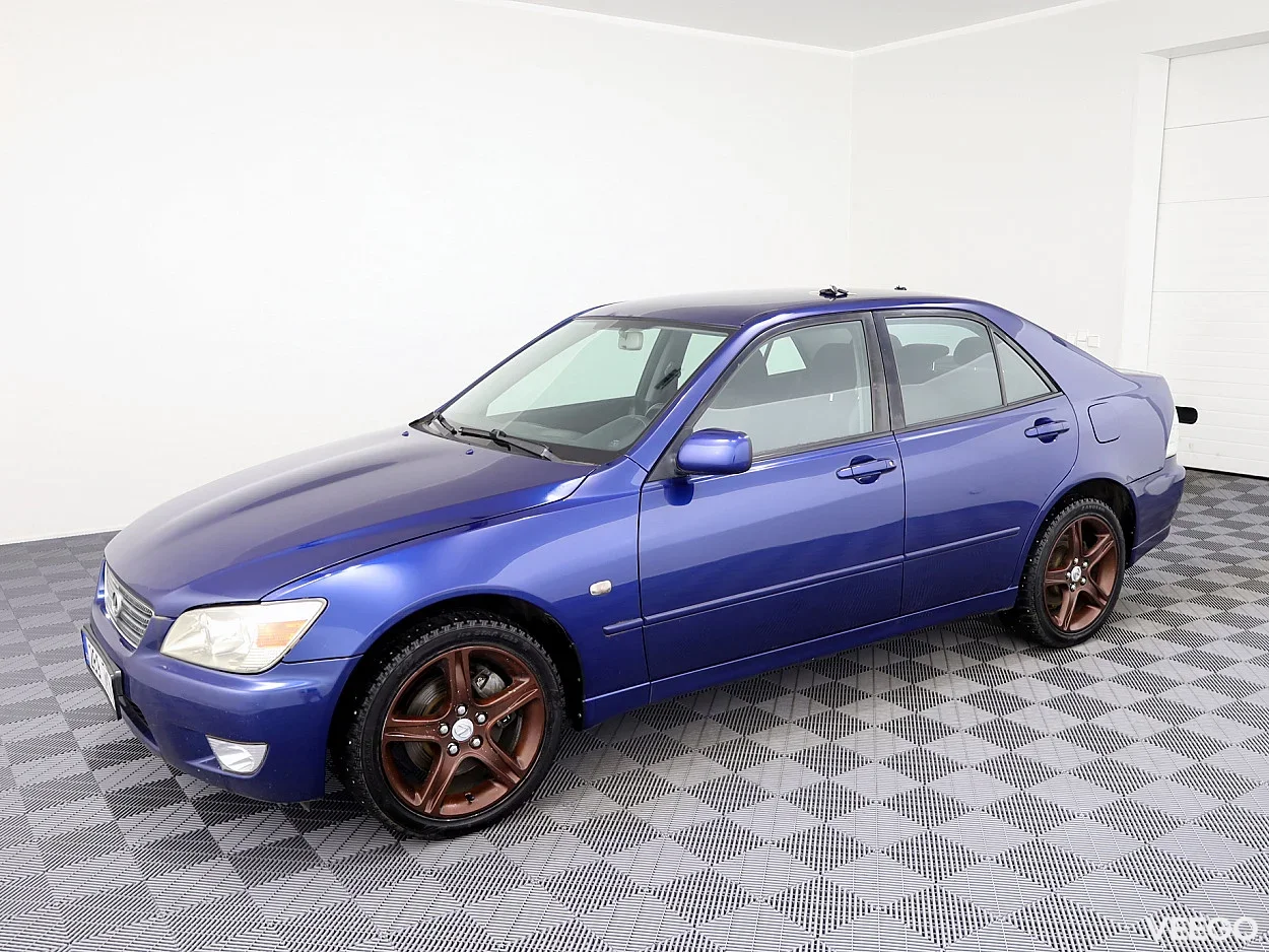 Lexus IS 200 2.0 114kW