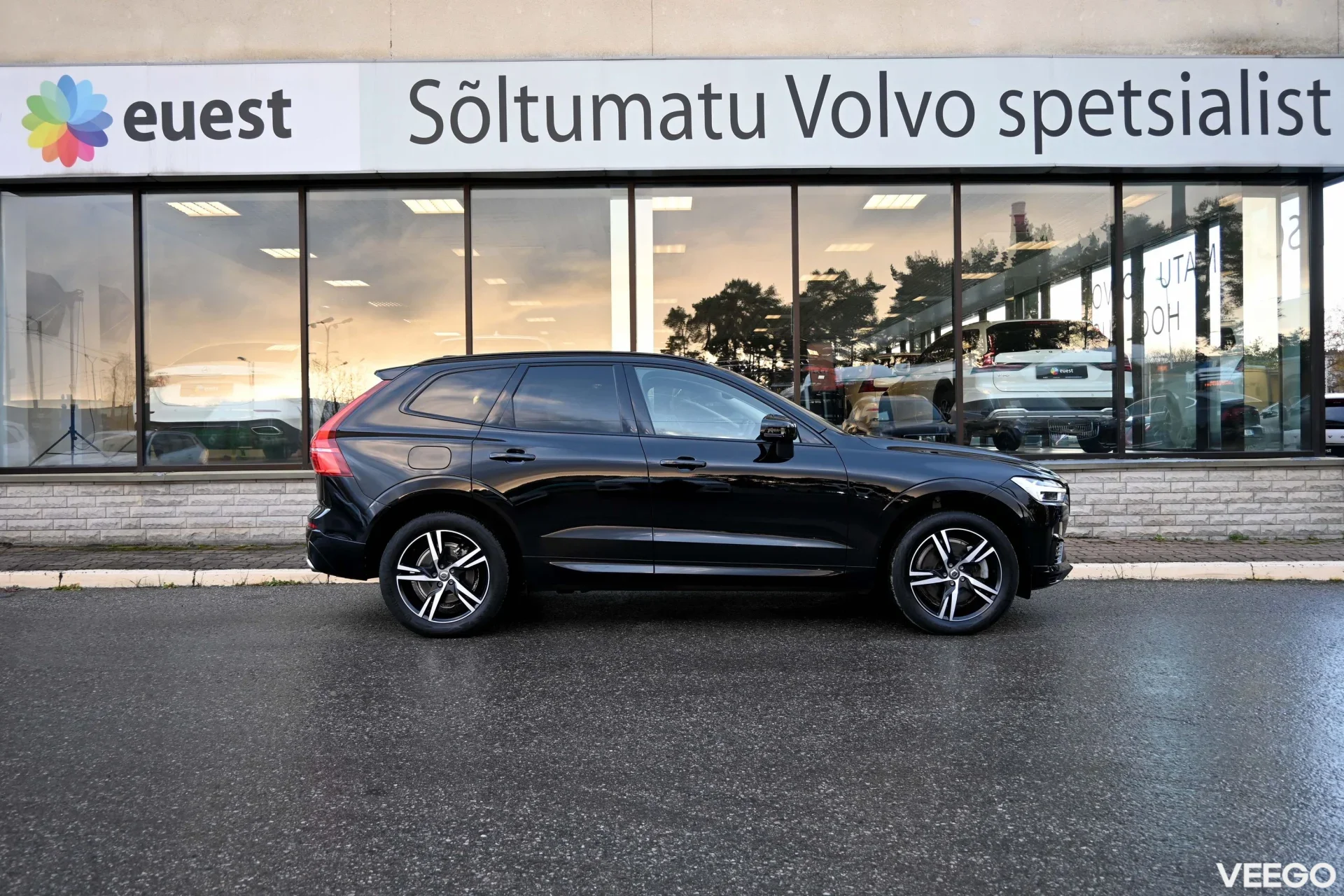 Volvo XC60 AWD R-DESIGN XENIUM INTELLI SAFE PRO 2 251kW