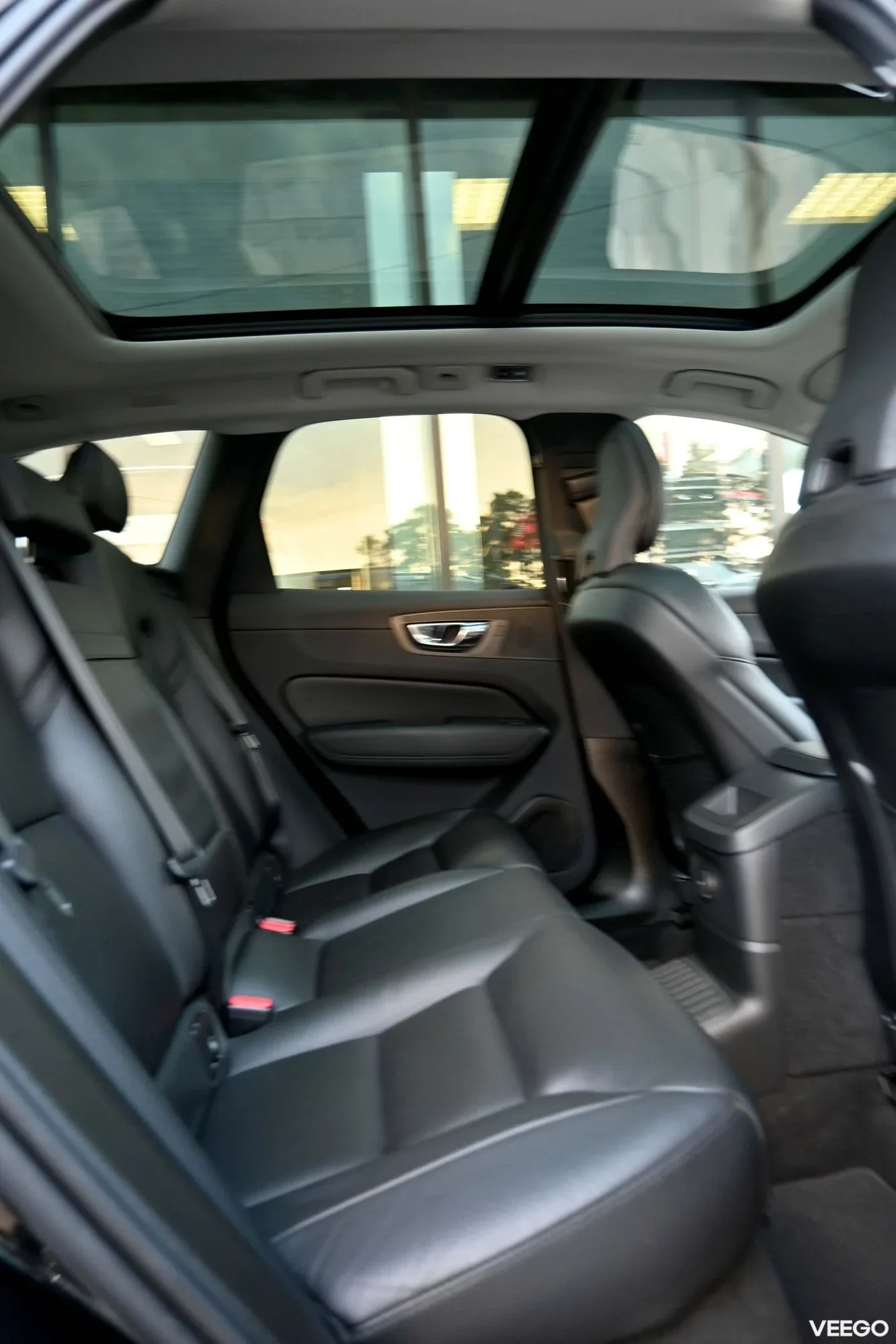 Volvo XC60 AWD R-DESIGN XENIUM INTELLI SAFE PRO 2 251kW