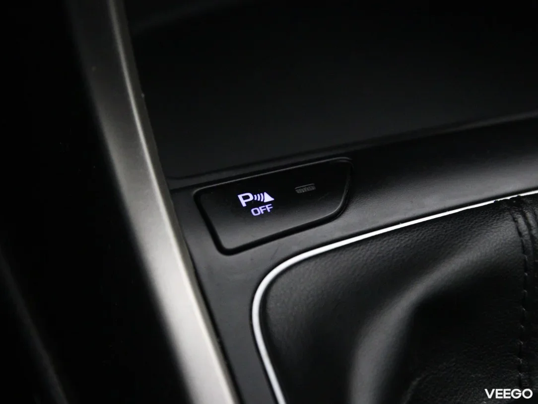 Hyundai i30 1.6 99kW