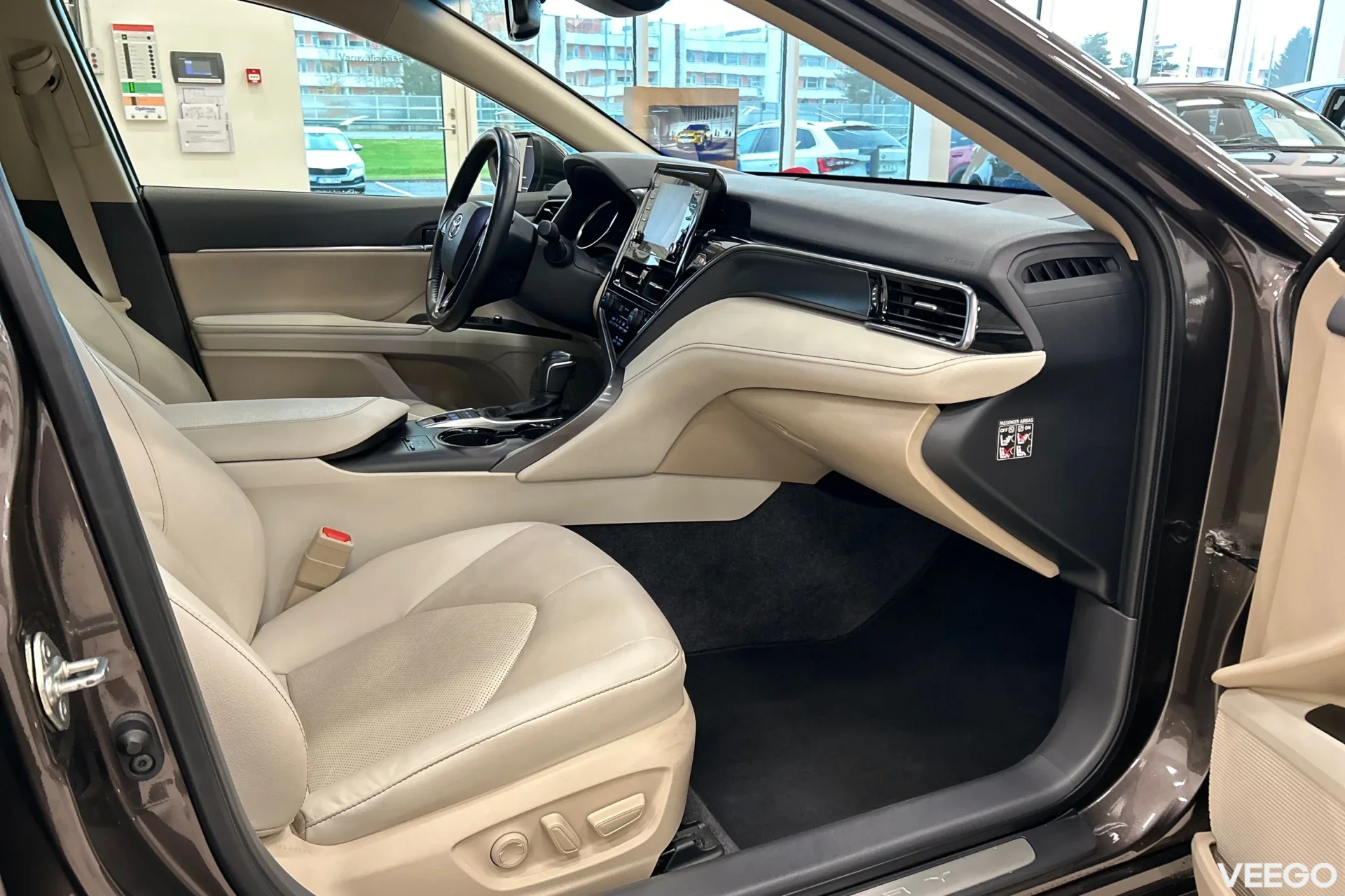 Toyota Camry Luxury Business Hybrid 2.5 131kW