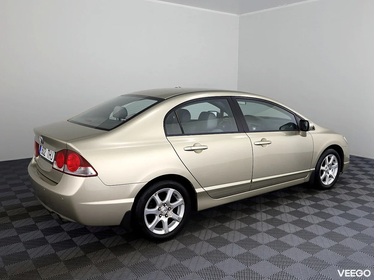 Honda Civic 1.8 104kW