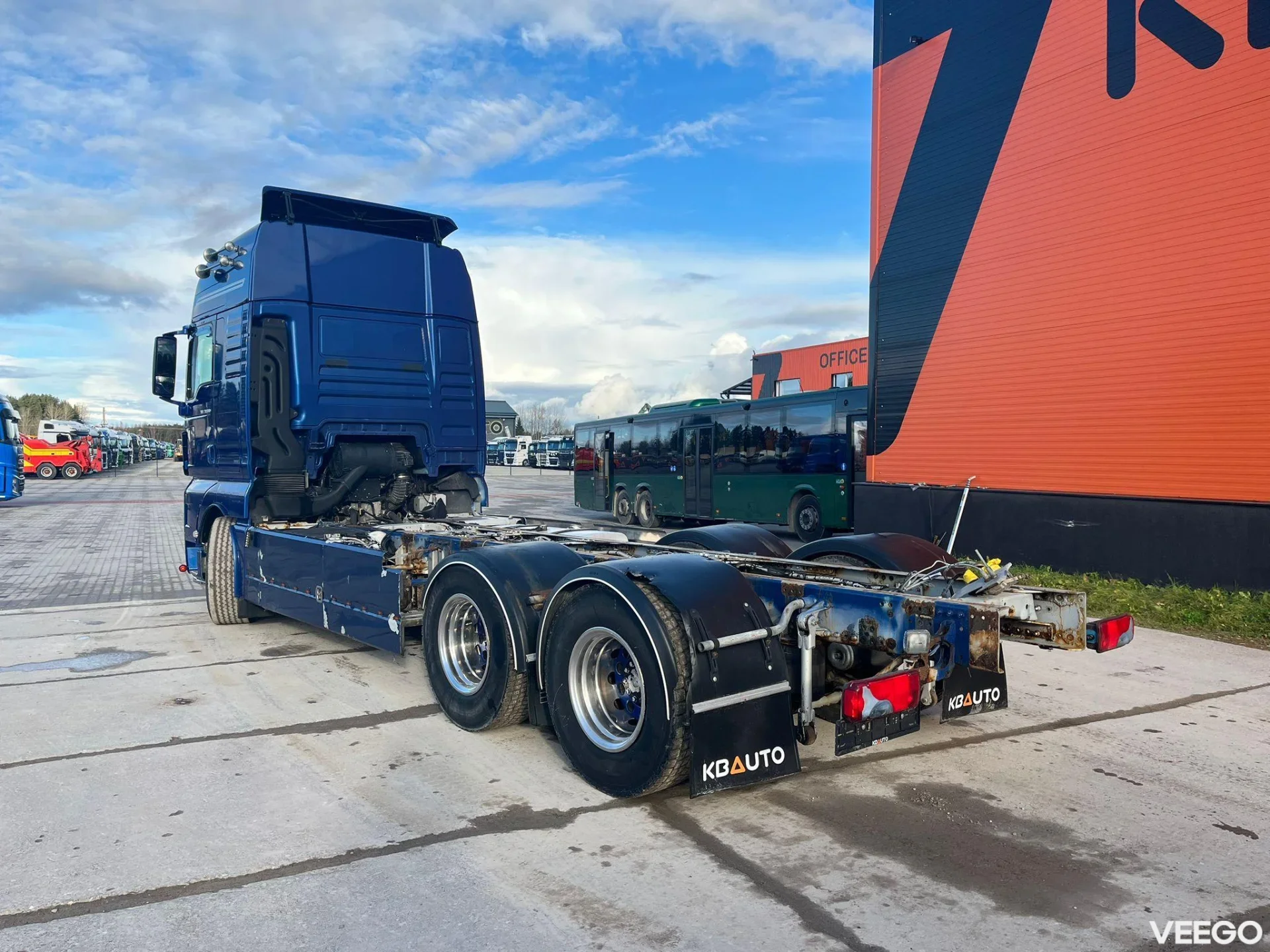 MAN TGX CHASSIS L=6907 mm 412kW