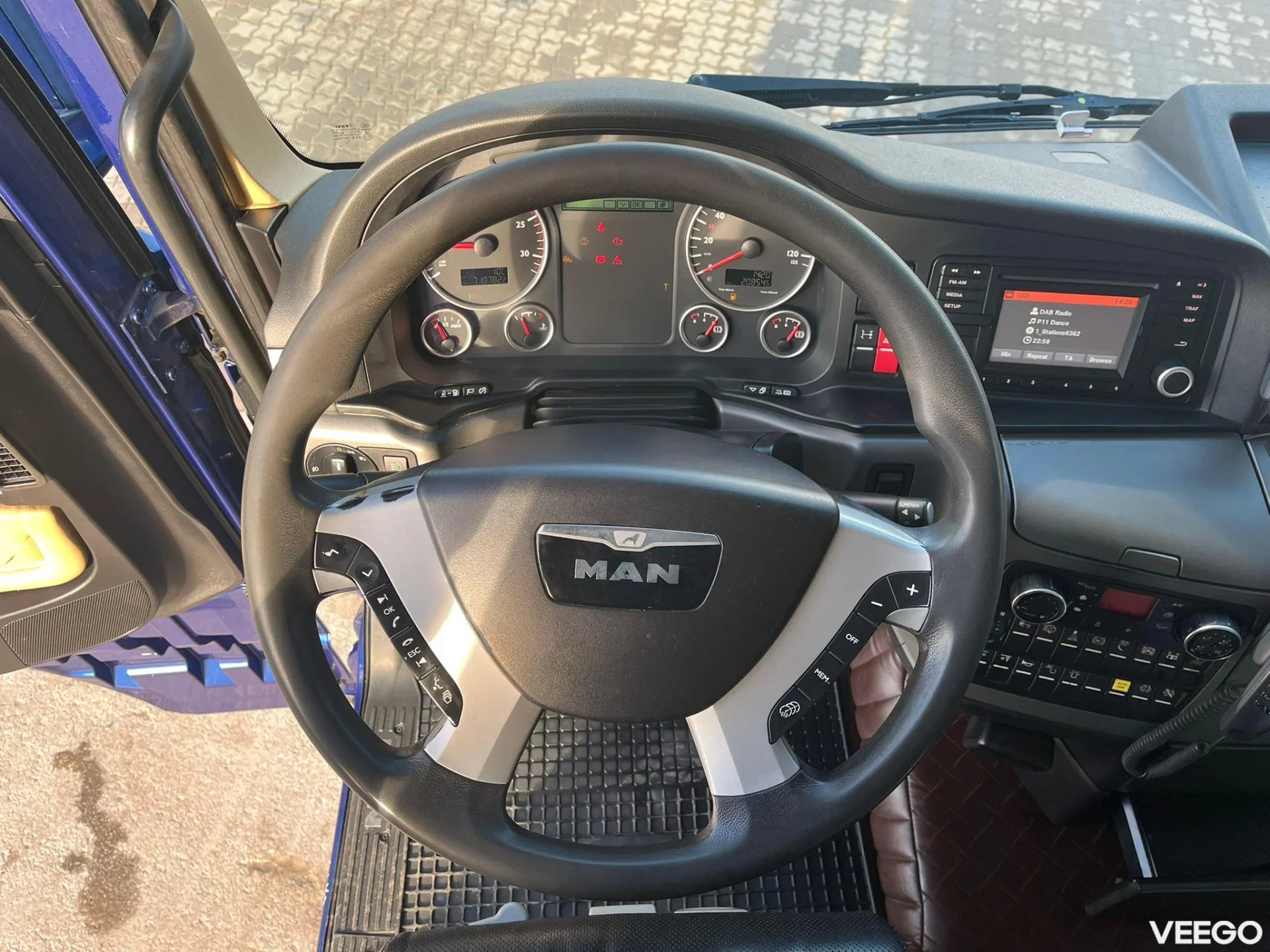 MAN TGX CHASSIS L=6907 mm 412kW