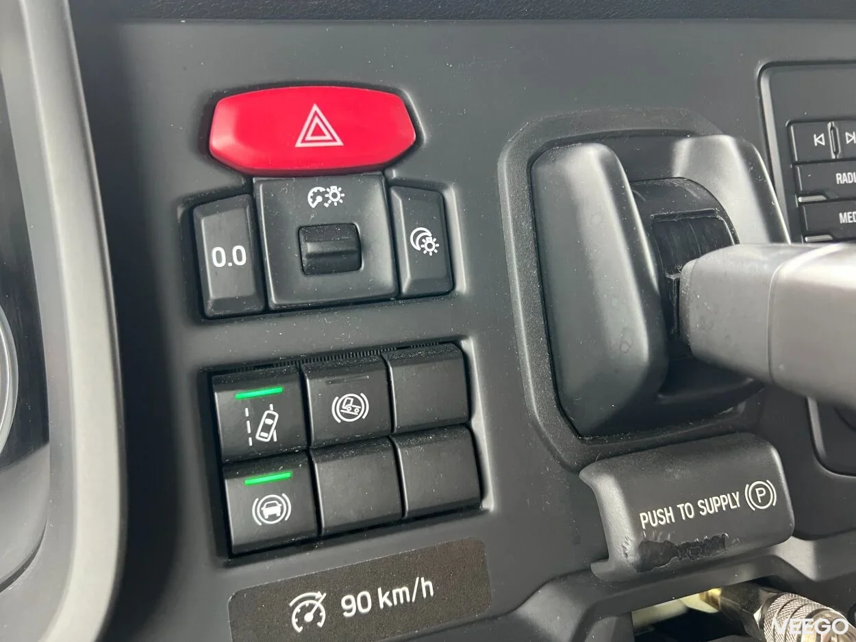 Scania G360 6X2 Avatava küljega 12.7 331kW