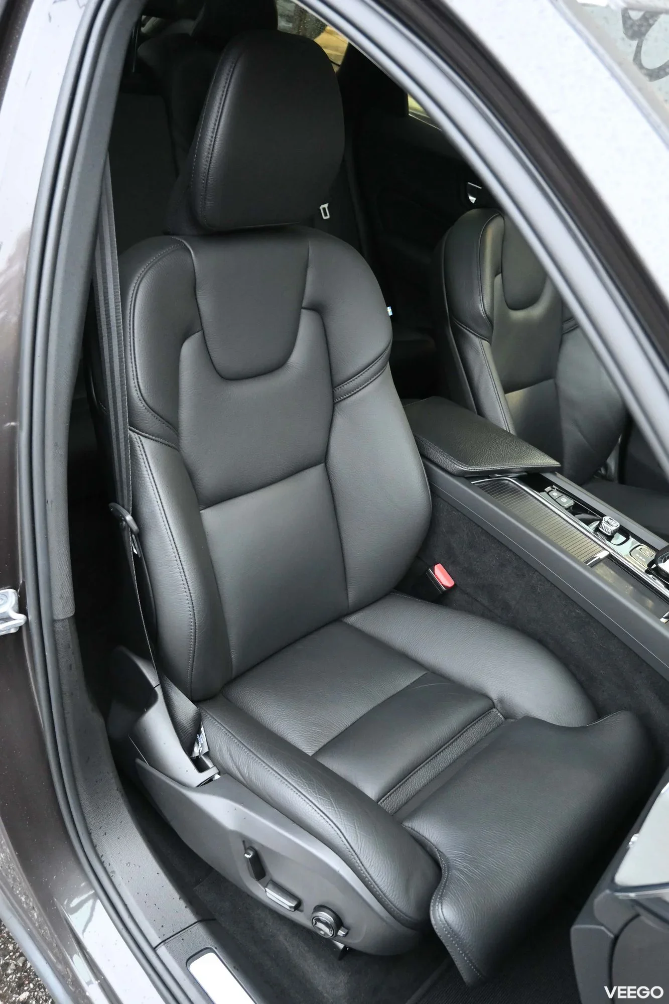 Volvo XC60 AWD 4C H&K ULTIMATE BRIGHT INTELLI SAFE XENIUM PRO 2 293kW