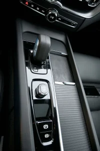 Volvo XC60 AWD 4C H&K ULTIMATE BRIGHT INTELLI SAFE XENIUM PRO 2 293kW thumbnail