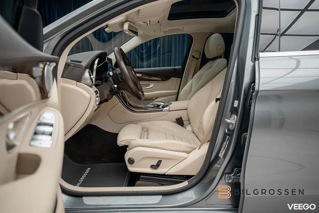 Mercedes-Benz GLC200 220 d 4MATIC AMG Line 3.79% Pano Burmester 125kW