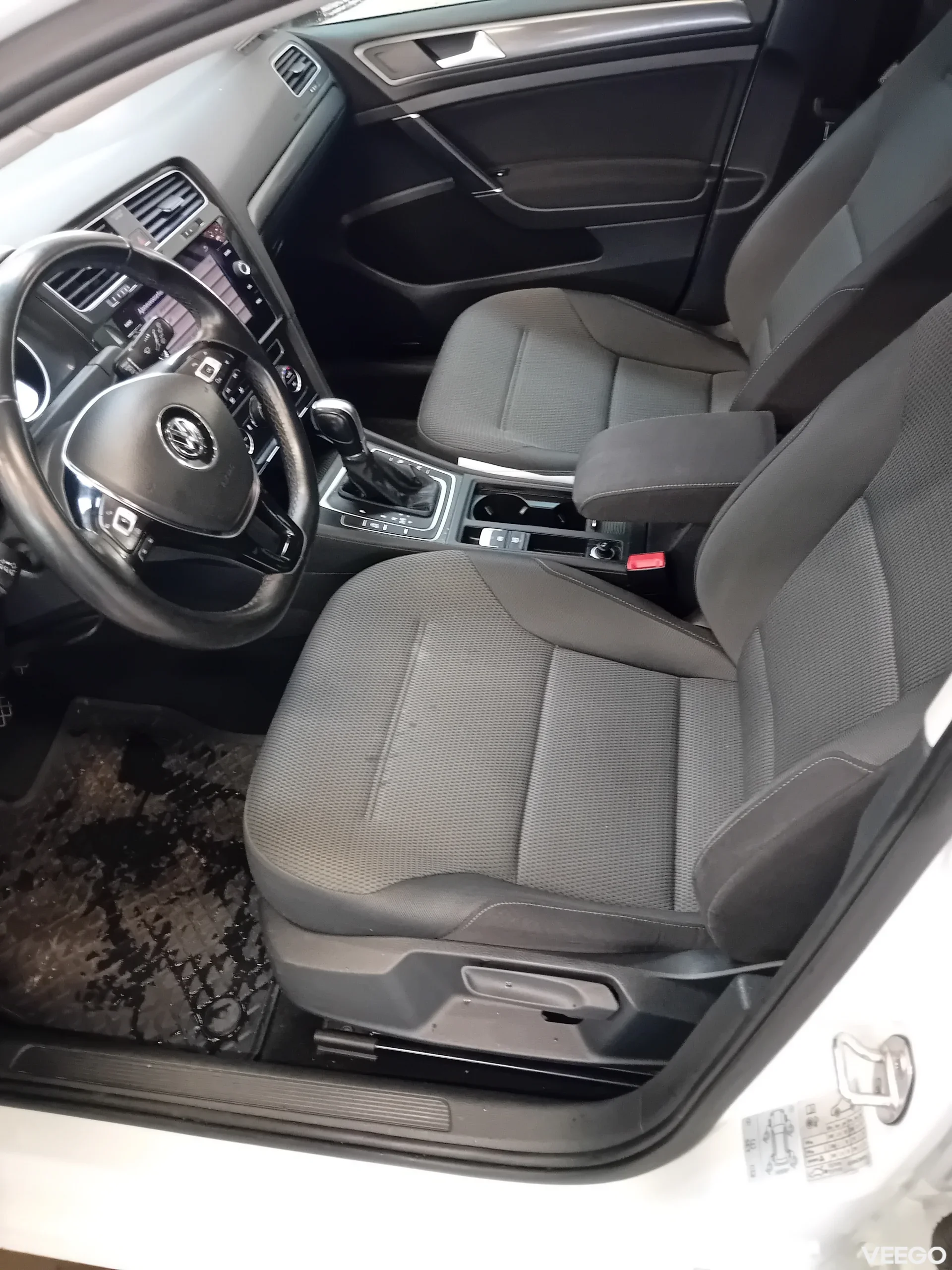 Volkswagen Golf 1.6 85kW