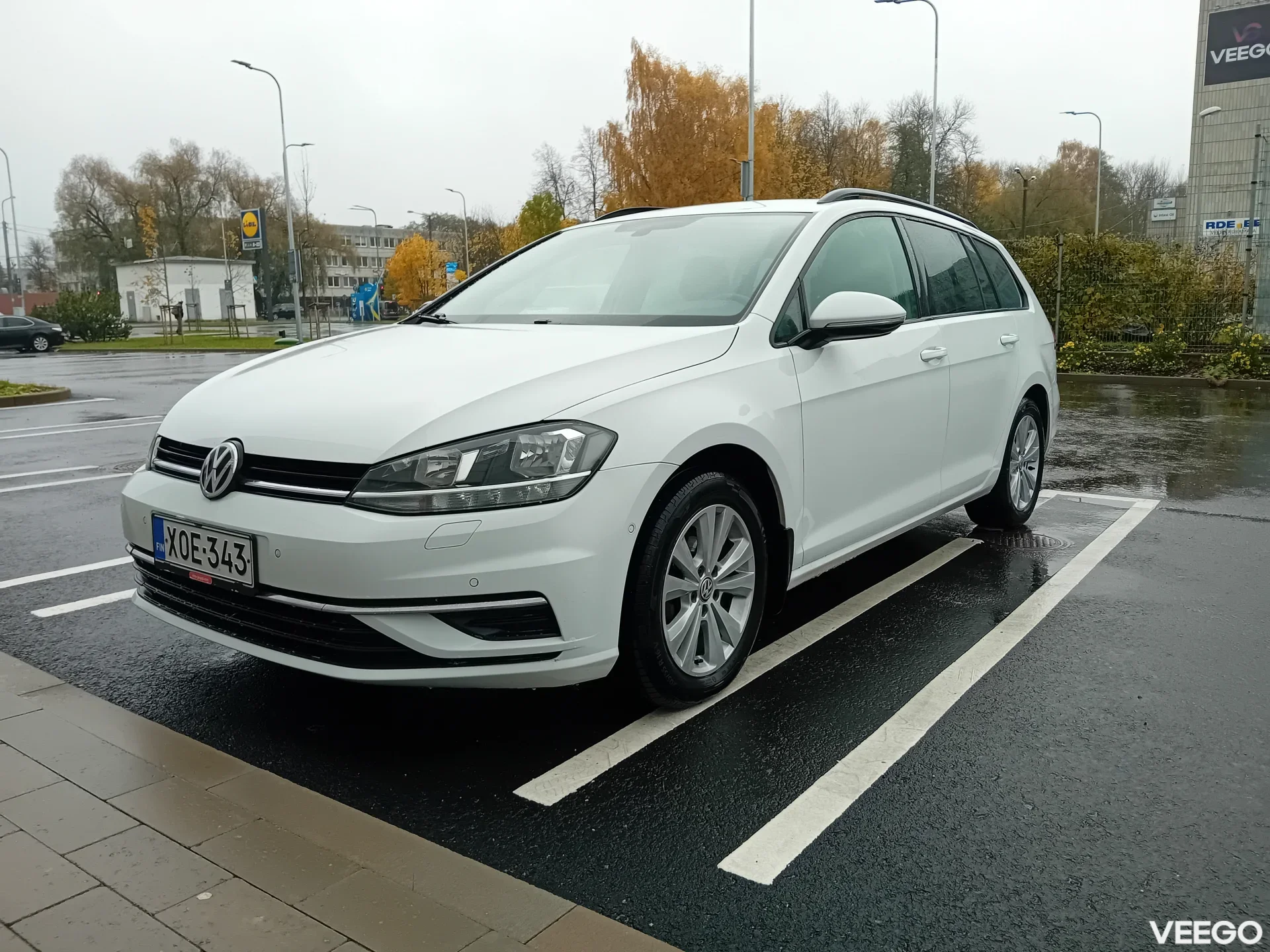 Volkswagen Golf 1.6 85kW