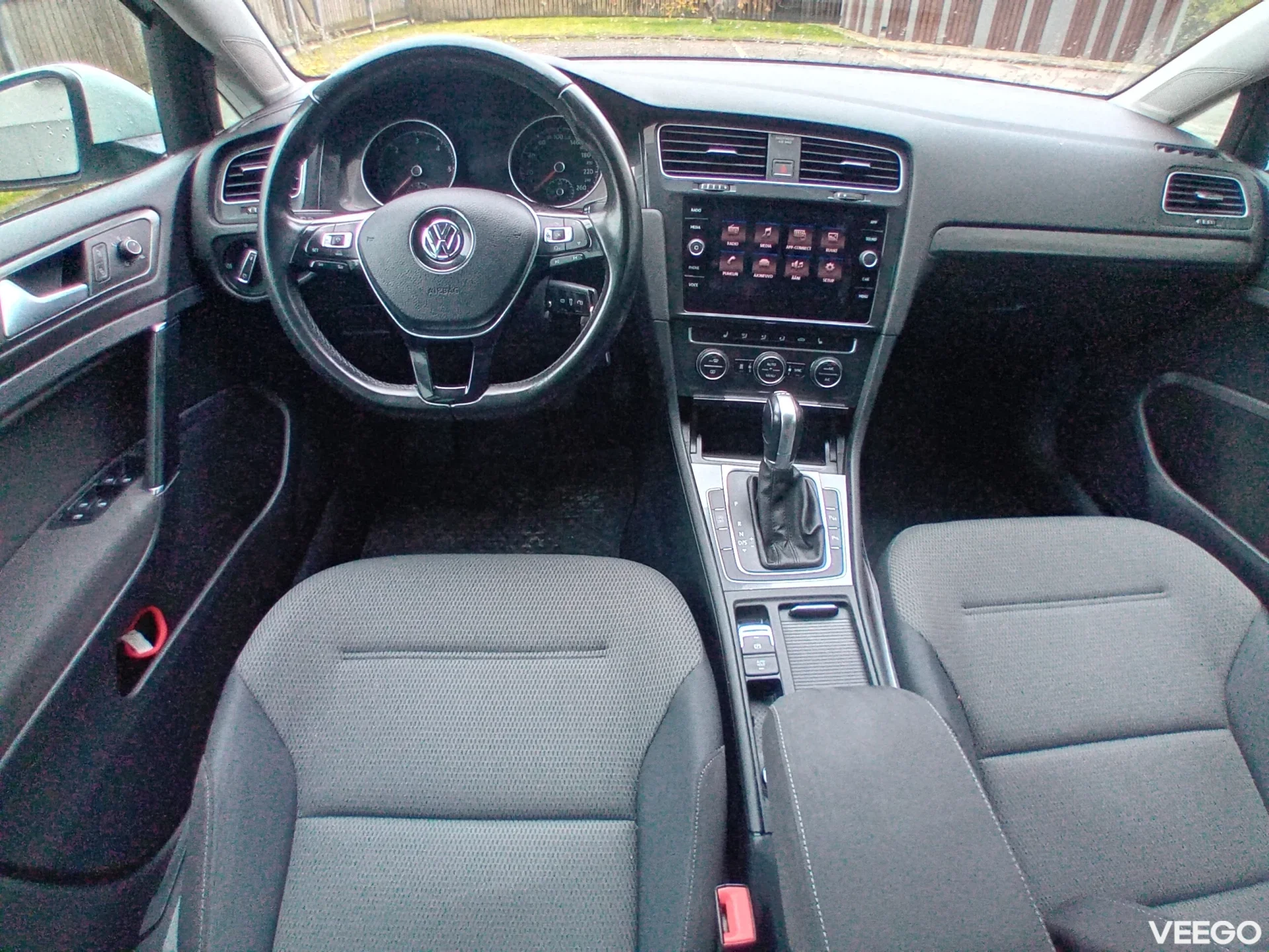 Volkswagen Golf 1.6 85kW