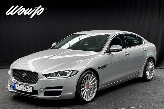 Image of Jaguar XE 20d / Värmare / Navi / 180HK 132kW
