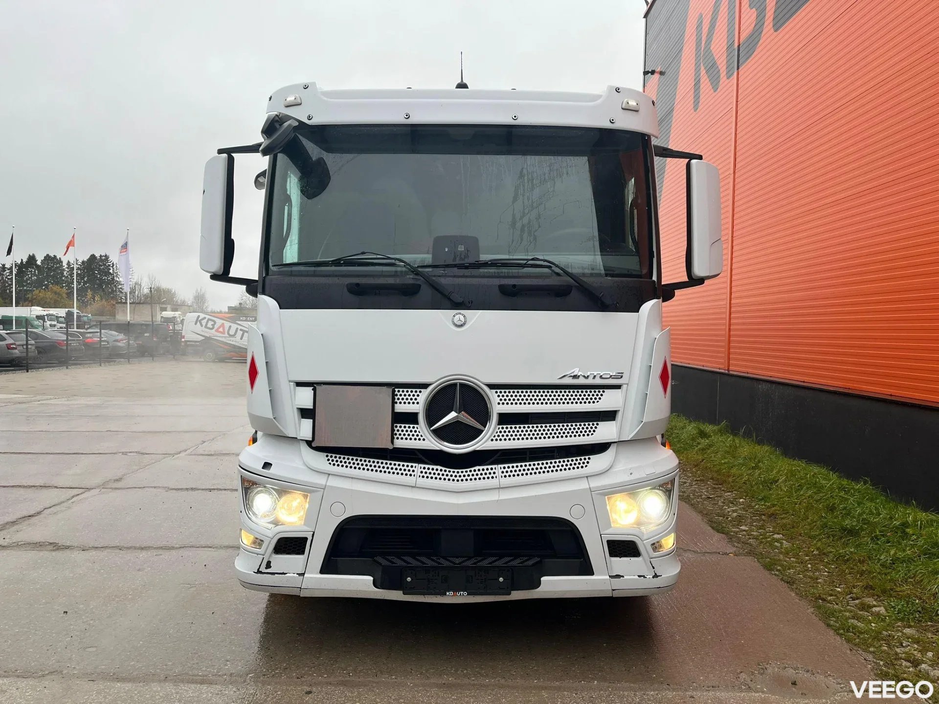Mercedes-Benz Antos LIFTABLE BOX ROOF / BOX L=7773 mm 315kW