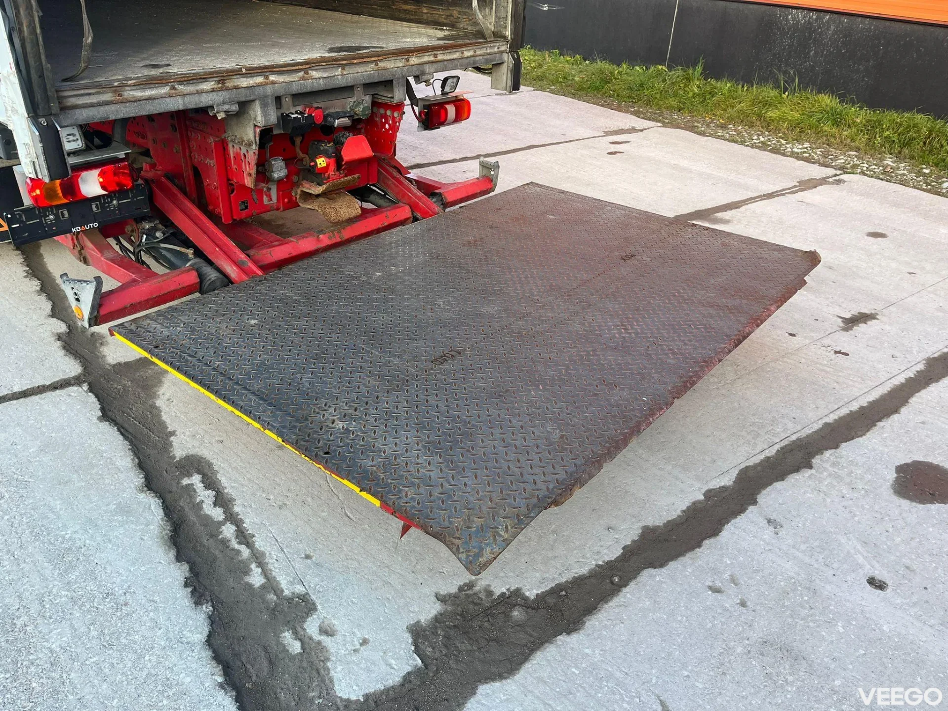 Mercedes-Benz Antos LIFTABLE BOX ROOF / BOX L=7773 mm 315kW