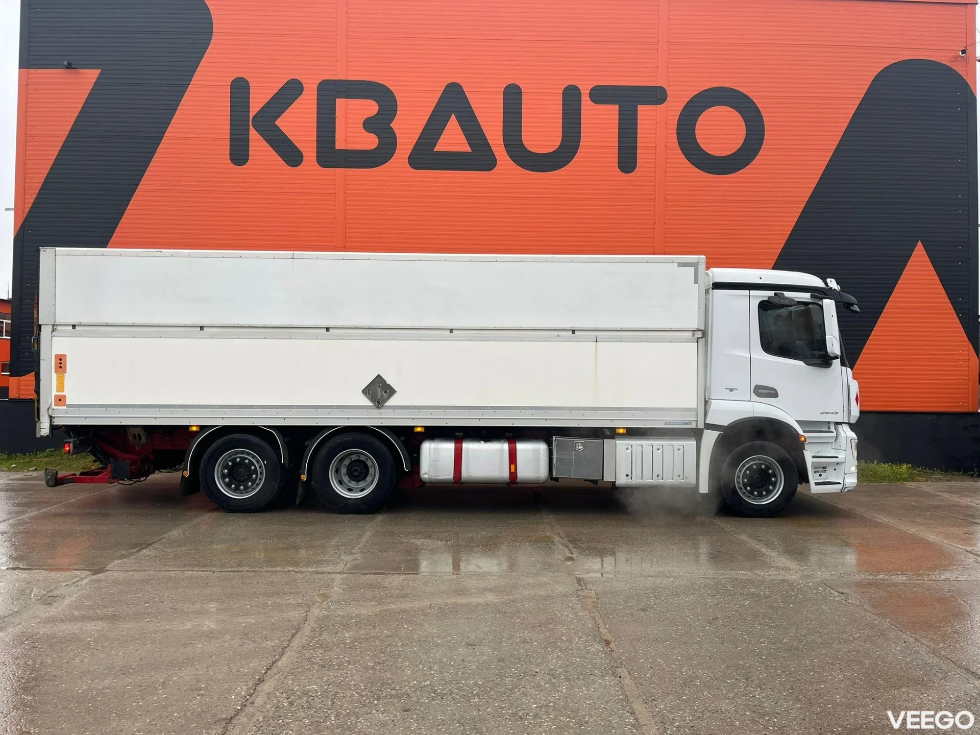 Mercedes-Benz Antos LIFTABLE BOX ROOF / BOX L=7773 mm 315kW