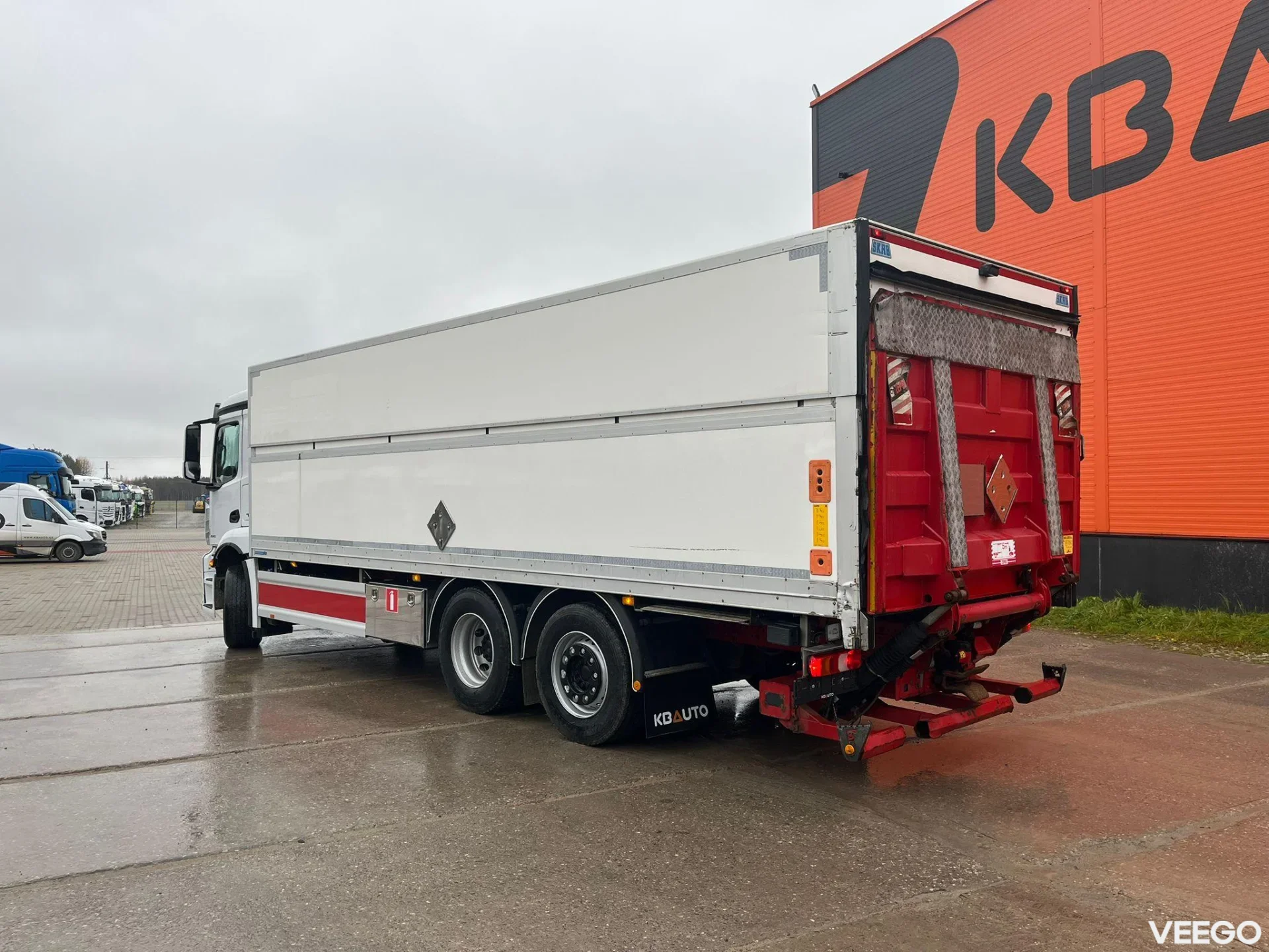 Mercedes-Benz Antos LIFTABLE BOX ROOF / BOX L=7773 mm 315kW