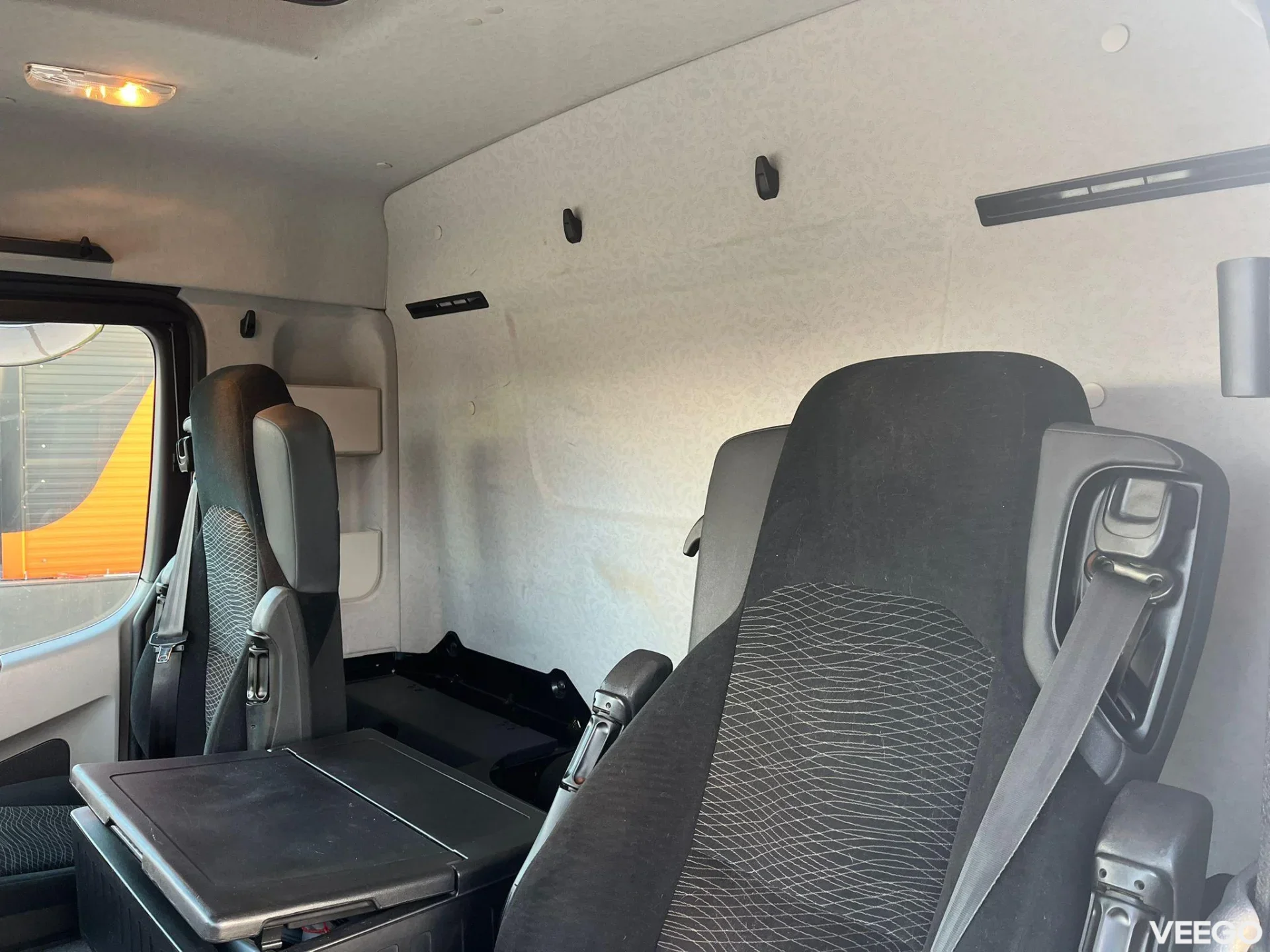 Mercedes-Benz Antos LIFTABLE BOX ROOF / BOX L=7773 mm 315kW