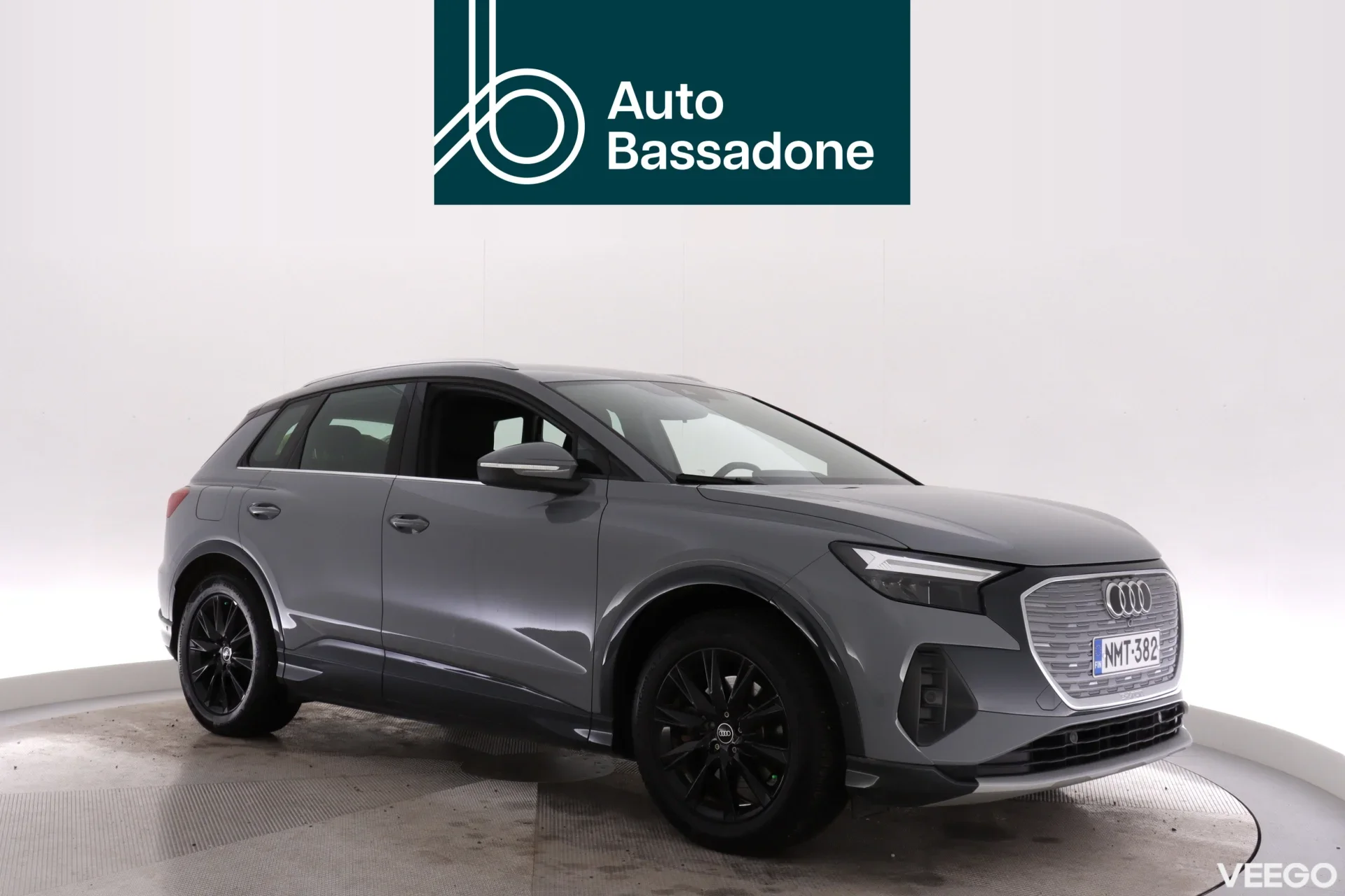 Audi Q4 e-tron 35 e-tron /TEHDASTAKUU VOIMASSA / NAVI / ADAPTIIVINEN VAKKARI / PERUUTUSKAMERA 125kW