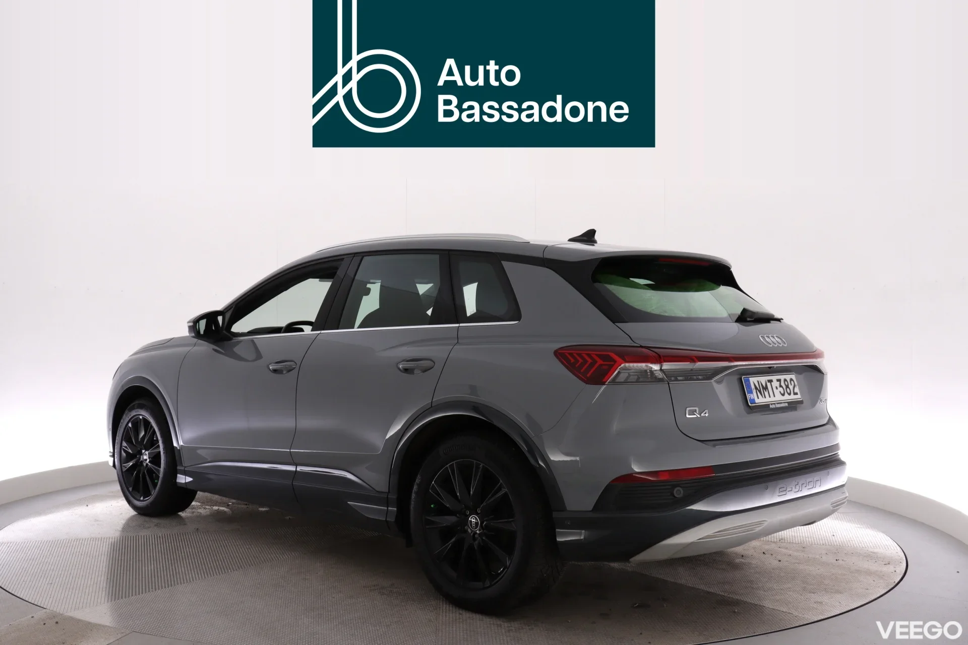 Audi Q4 e-tron 35 e-tron /TEHDASTAKUU VOIMASSA / NAVI / ADAPTIIVINEN VAKKARI / PERUUTUSKAMERA 125kW