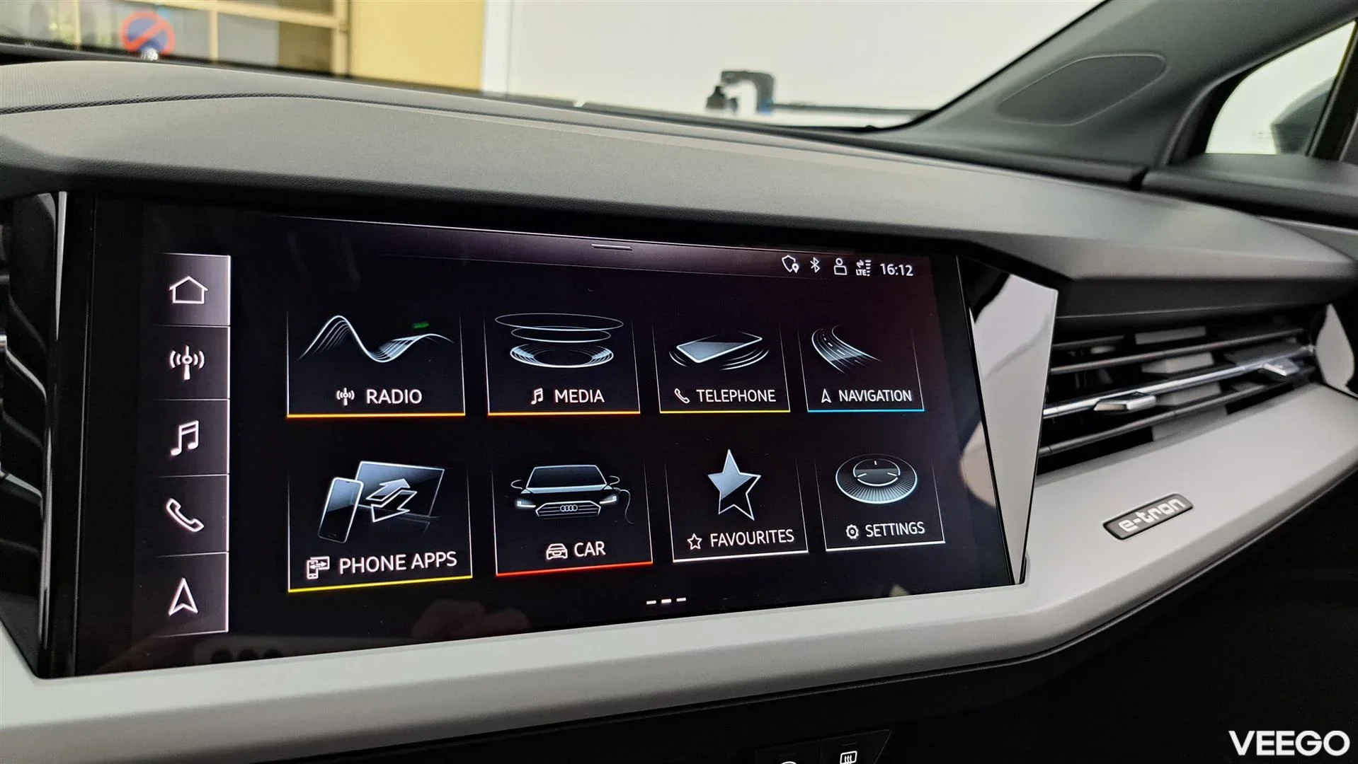 Audi Q4 e-tron 35 e-tron /TEHDASTAKUU VOIMASSA / NAVI / ADAPTIIVINEN VAKKARI / PERUUTUSKAMERA 125kW