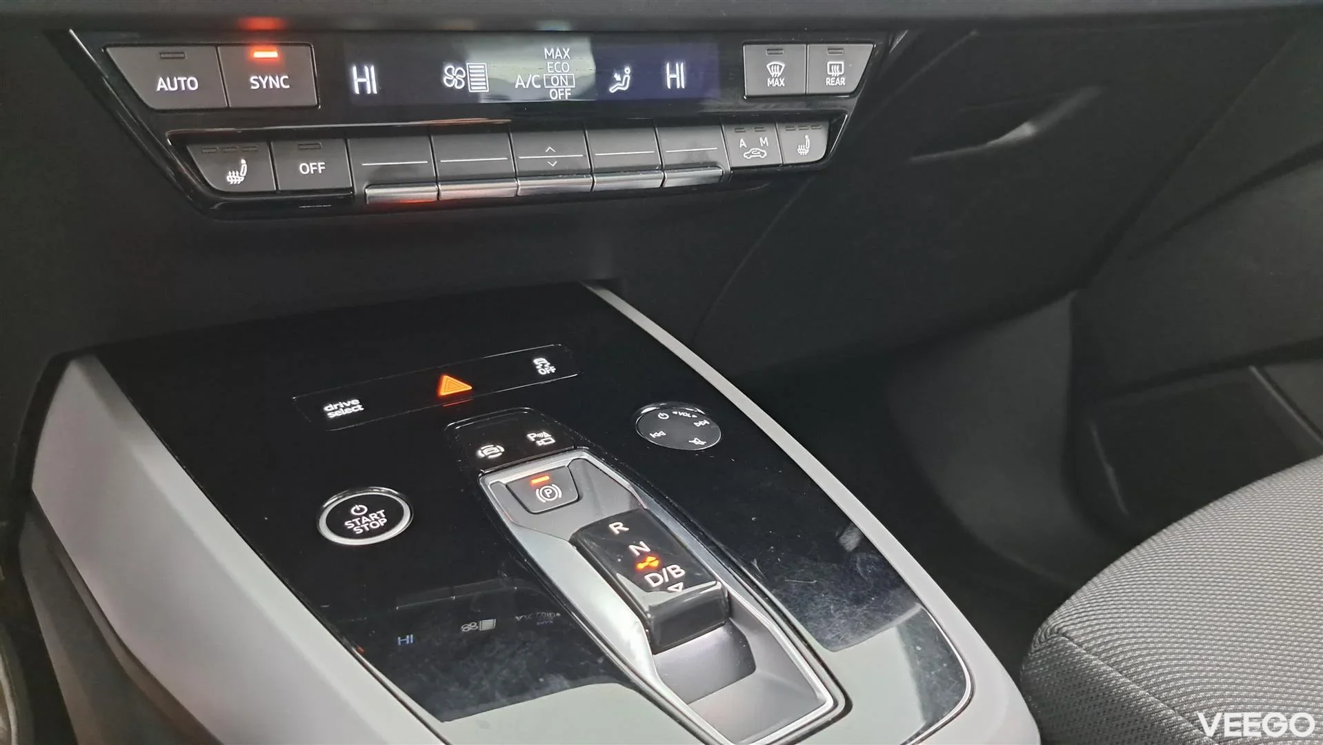 Audi Q4 e-tron 35 e-tron /TEHDASTAKUU VOIMASSA / NAVI / ADAPTIIVINEN VAKKARI / PERUUTUSKAMERA 125kW