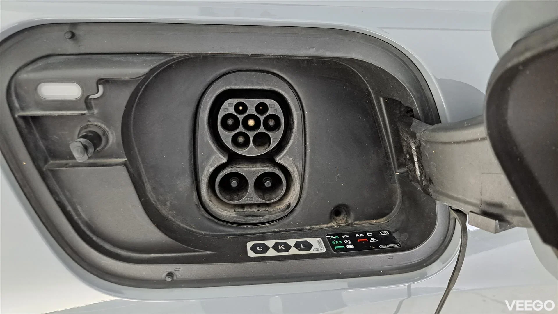 Audi Q4 e-tron 35 e-tron /TEHDASTAKUU VOIMASSA / NAVI / ADAPTIIVINEN VAKKARI / PERUUTUSKAMERA 125kW