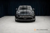 Porsche Macan Turbo Electric 585hk Burmester Hud P-Disp MOMS 430kW thumbnail