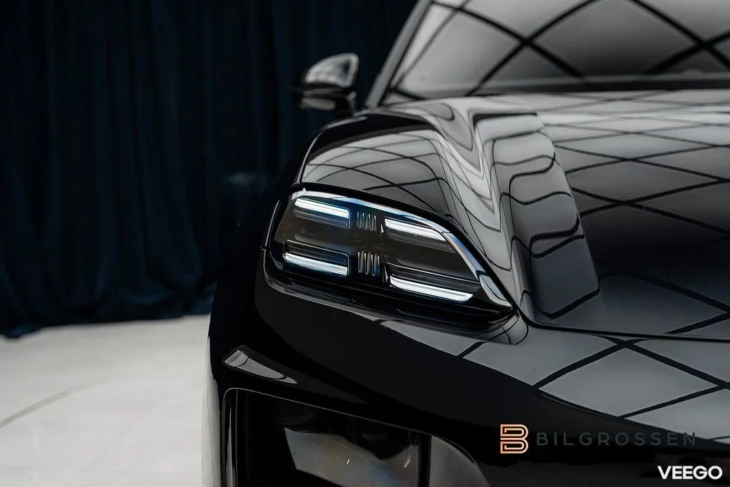 Porsche Macan Turbo Electric 585hk Burmester Hud P-Disp MOMS 430kW