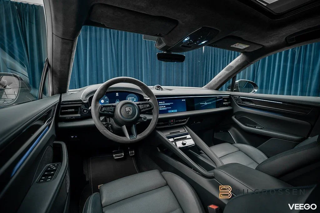 Porsche Macan Turbo Electric 585hk Burmester Hud P-Disp MOMS 430kW