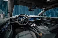 Porsche Macan Turbo Electric 585hk Burmester Hud P-Disp MOMS 430kW thumbnail