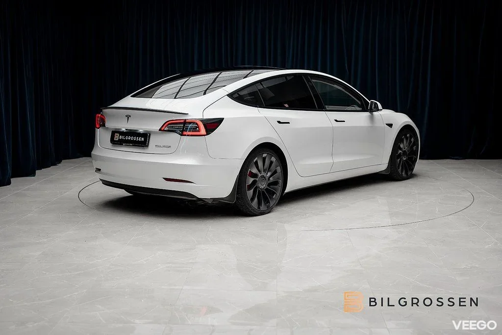Tesla Model 3 Performance 513hk Autopilot Premium 377kW