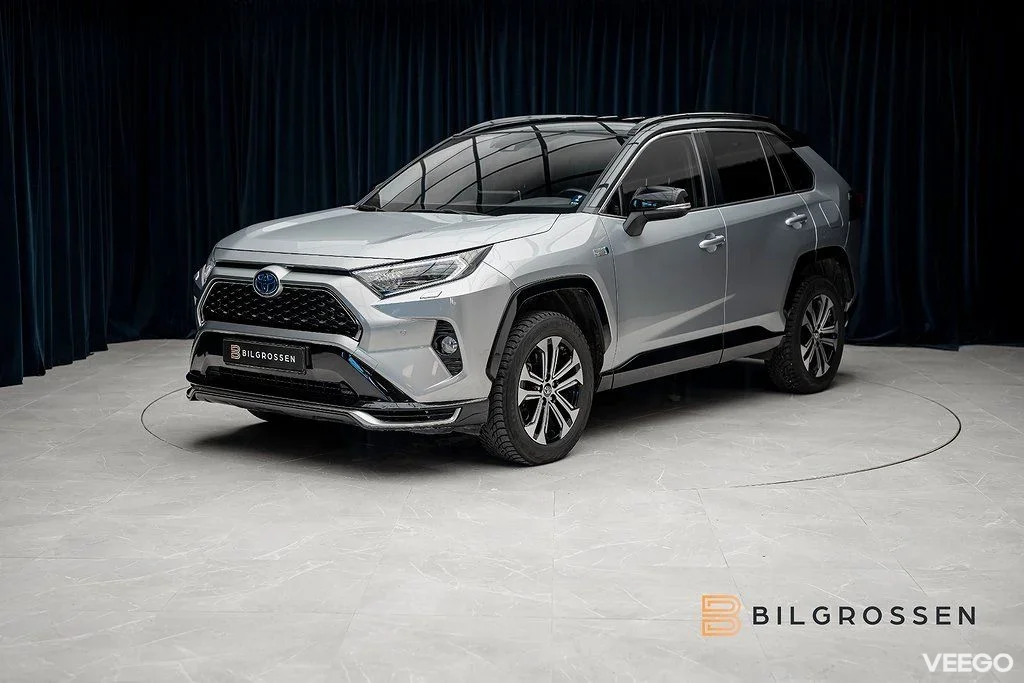 Toyota RAV4 Plug in AWD-i 306hk Style Drag B-Kamera MOMS 225kW