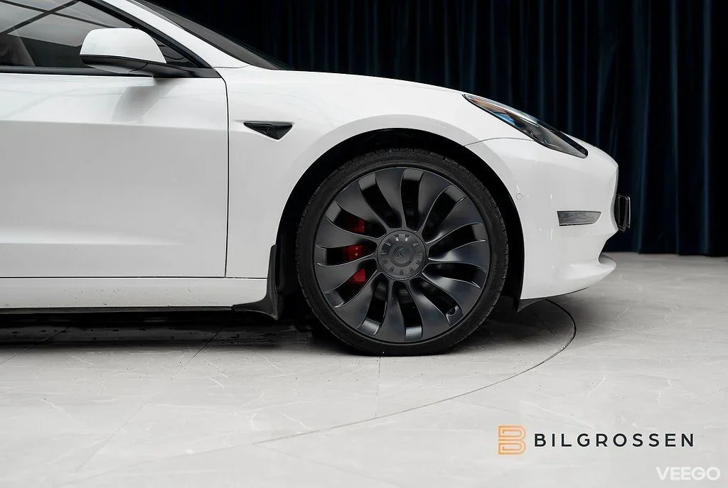 Tesla Model 3 Performance 513hk Autopilot Premium 377kW