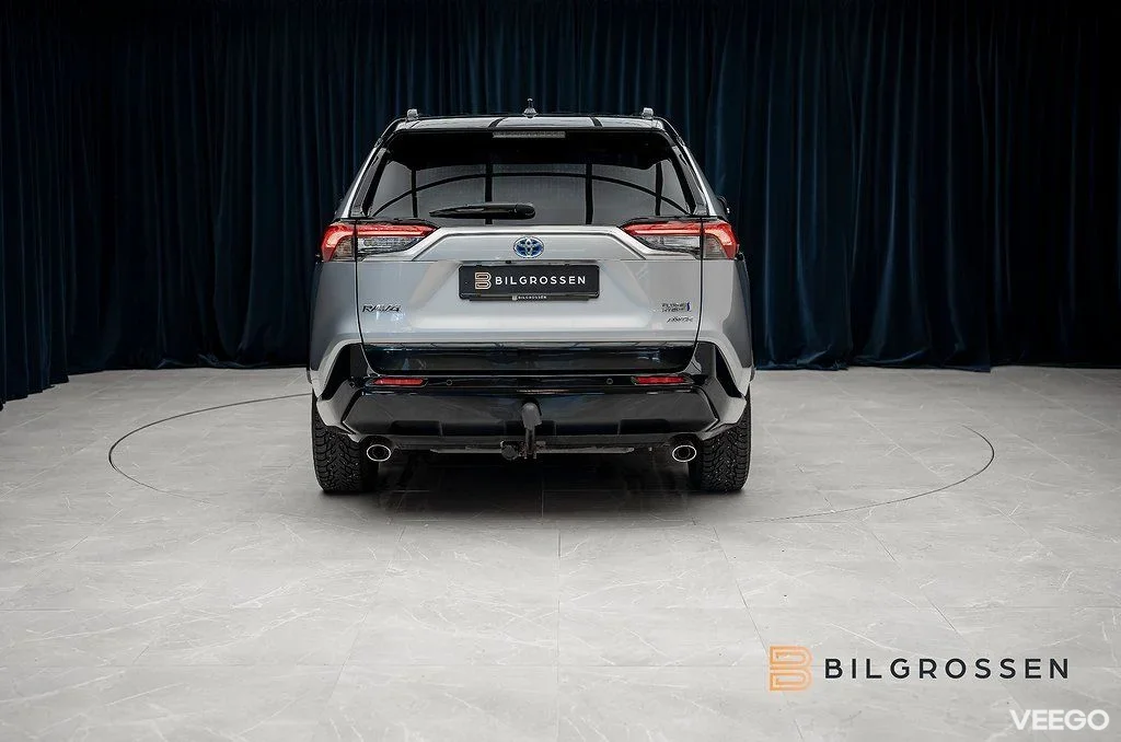 Toyota RAV4 Plug in AWD-i 306hk Style Drag B-Kamera MOMS 225kW