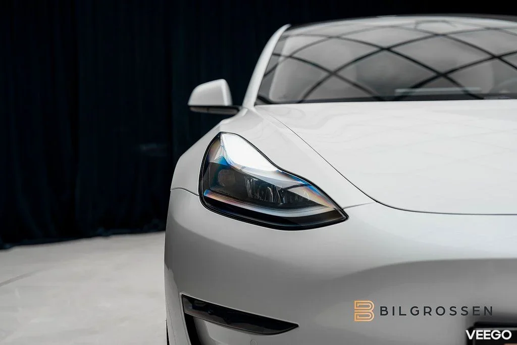 Tesla Model 3 Performance 513hk Autopilot Premium 377kW