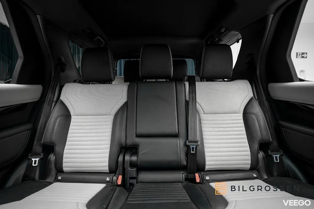 Land Rover Discovery D250 MHEV 249hk R Dynamic Pano 360 183kW