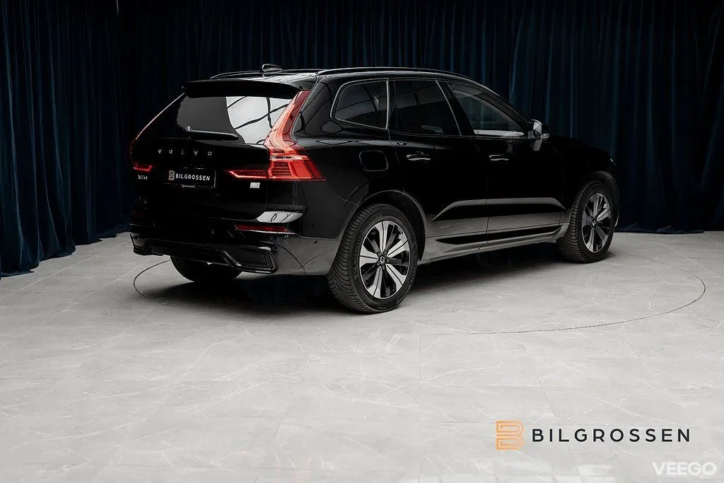 Volvo XC60 Recharge T6 AWD Plus Dark Panorama Drag 257kW