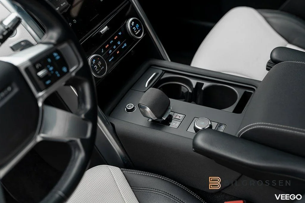 Land Rover Discovery D250 MHEV 249hk R Dynamic Pano 360 183kW