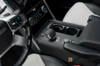 Land Rover Discovery D250 MHEV 249hk R Dynamic Pano 360 183kW thumbnail