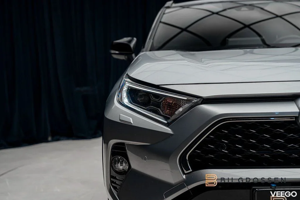 Toyota RAV4 Plug in AWD-i 306hk Style Drag B-Kamera MOMS 225kW