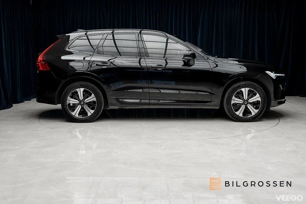 Volvo XC60 Recharge T6 AWD Plus Dark Panorama Drag 257kW