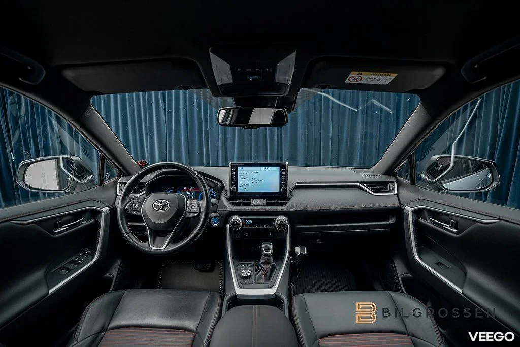 Toyota RAV4 Plug in AWD-i 306hk Style Drag B-Kamera MOMS 225kW