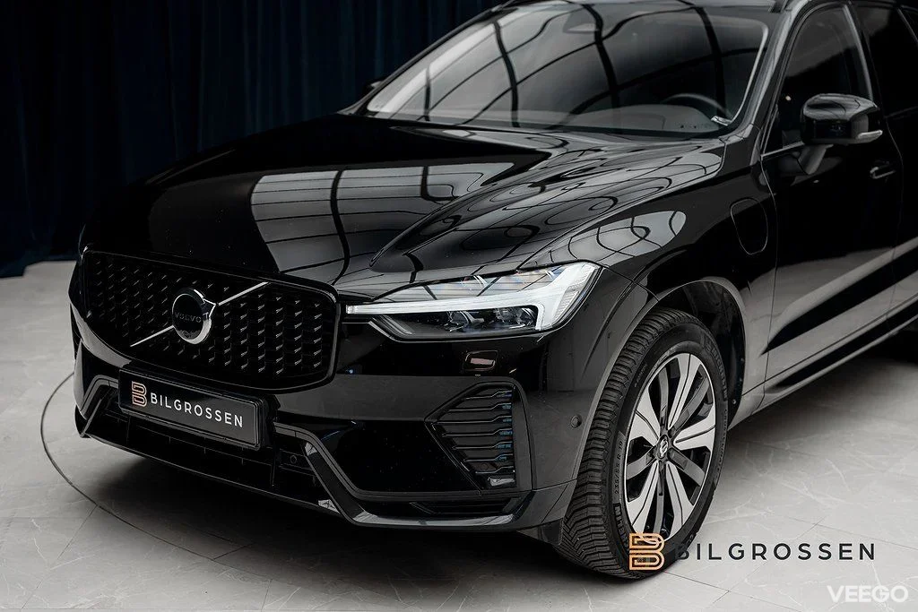 Volvo XC60 Recharge T6 AWD Plus Dark Panorama Drag 257kW