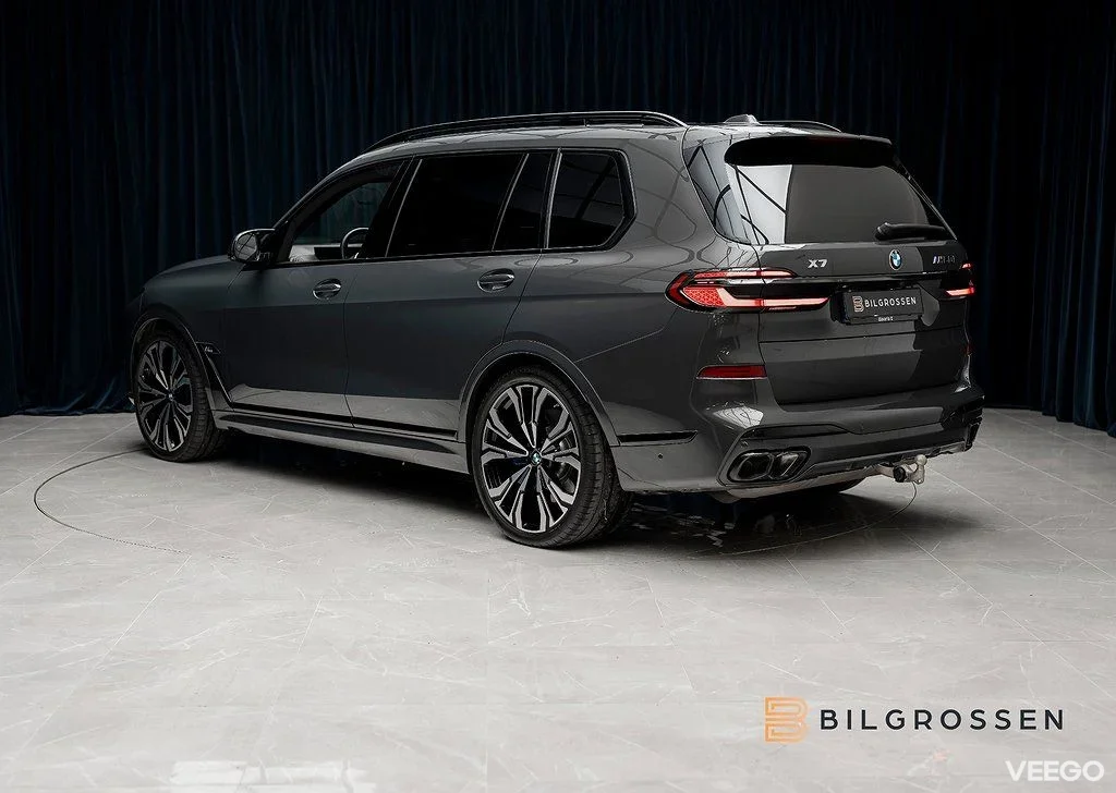 BMW X7 M60i xDrive M Sport Pro Executive SkyLounge B&W 390kW