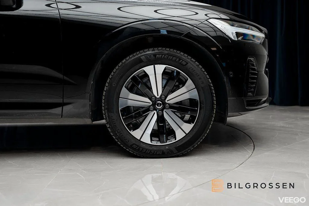 Volvo XC60 Recharge T6 AWD Plus Dark Panorama Drag 257kW