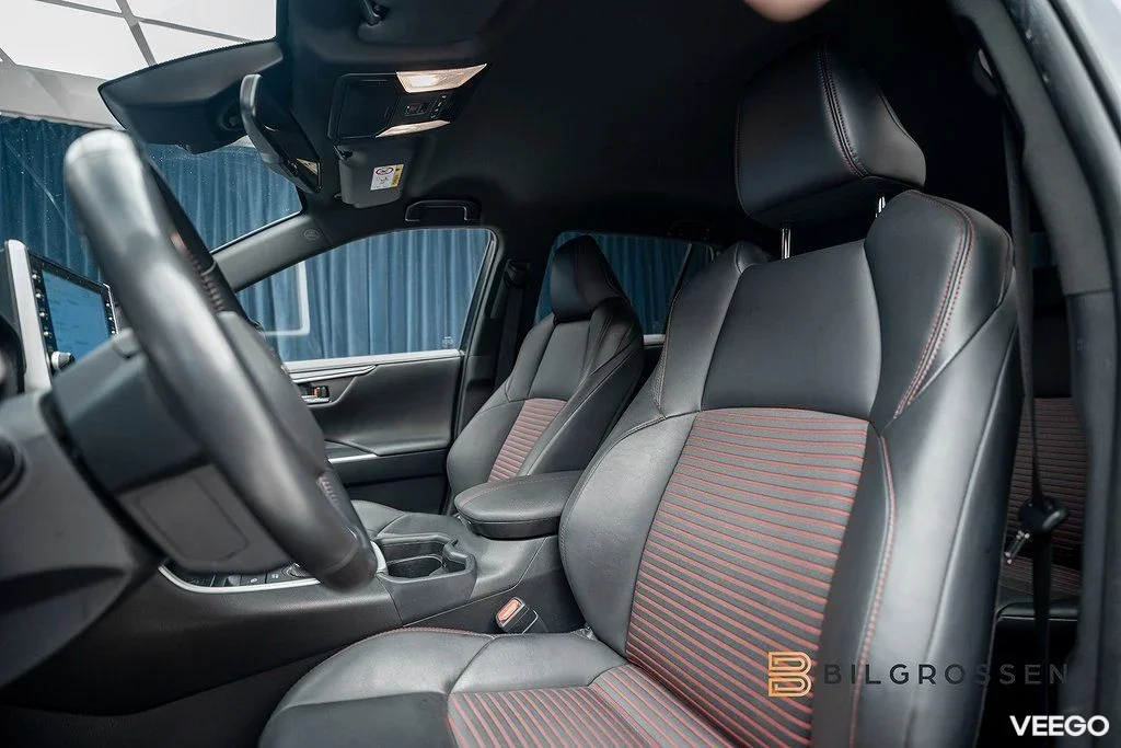 Toyota RAV4 Plug in AWD-i 306hk Style Drag B-Kamera MOMS 225kW