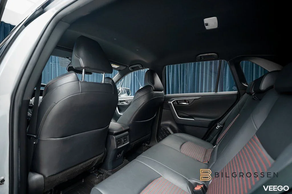 Toyota RAV4 Plug in AWD-i 306hk Style Drag B-Kamera MOMS 225kW