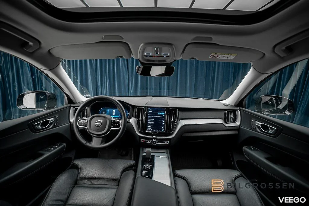 Volvo XC60 Recharge T6 AWD Plus Dark Panorama Drag 257kW